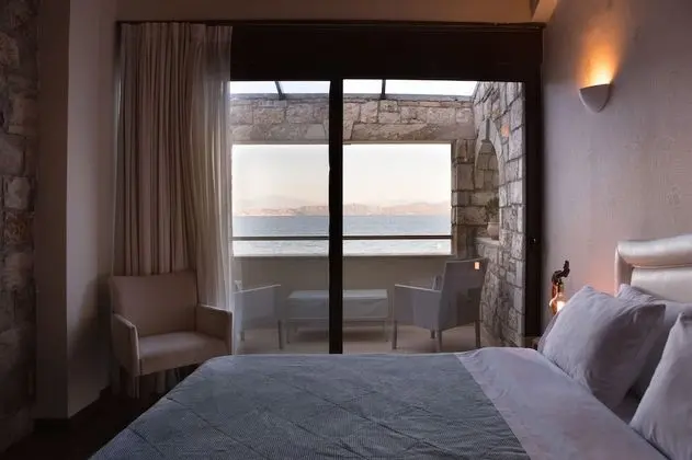 Superior Tek Büyük Yataklı Oda, Deniz Manzaralı (1st floor, stair access only)