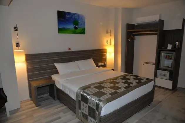 Çift Kişilik, Şehir Manzaralı