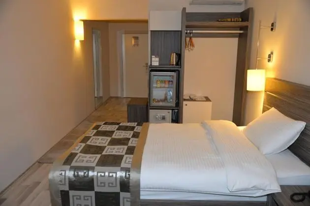 Çift Kişilik, Şehir Manzaralı