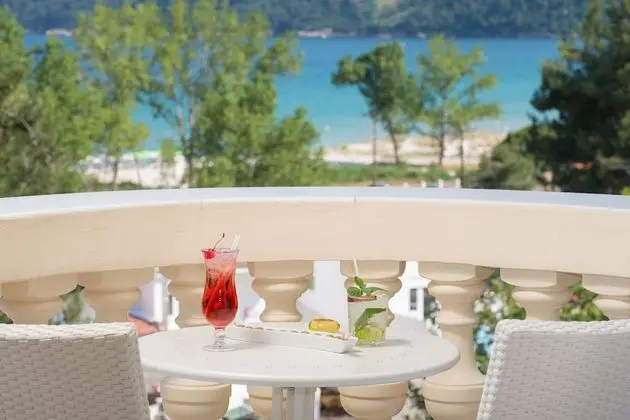 Tek Büyük Yataklı Oda, Kısmi Deniz Manzaralı