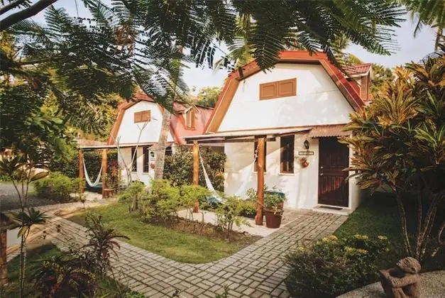 Kır Evi, Bahçe Manzaralı, Bahçeli