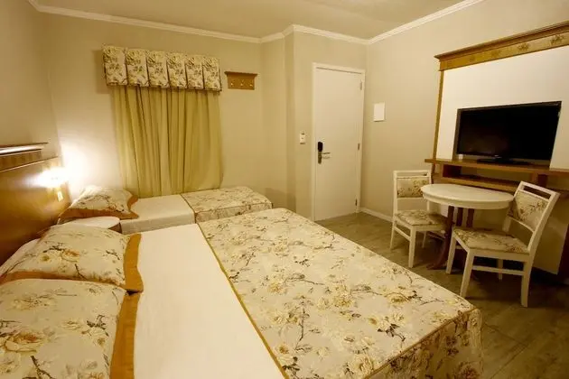 Deluxe Üç Kişilik Oda