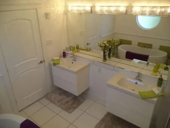 Oda (King Room Ensuite Bath)