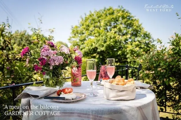 Signature Kır Evi, Özel Banyo (Gardener Cottage)