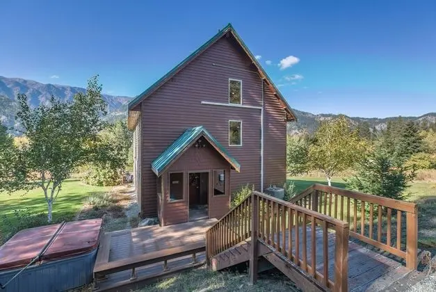 Kulübe, Birden Çok Yatak (Enchantment Haus)