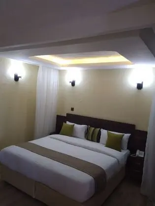 Standard Tek Büyük Yataklı Oda