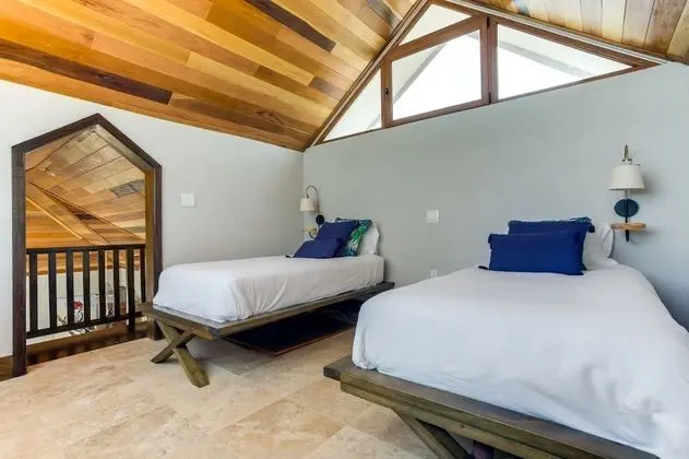 Luxury Suite, Private Pool (Private Island 26 people, 7 bedrooms-7 private bathrooms-1 public bath)