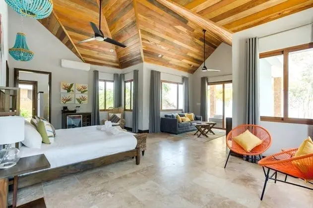 Luxury Suite, Private Pool (Private Island 26 people, 7 bedrooms-7 private bathrooms-1 public bath)