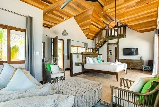 Luxury Suite, Private Pool (Private Island 26 people, 7 bedrooms-7 private bathrooms-1 public bath)
