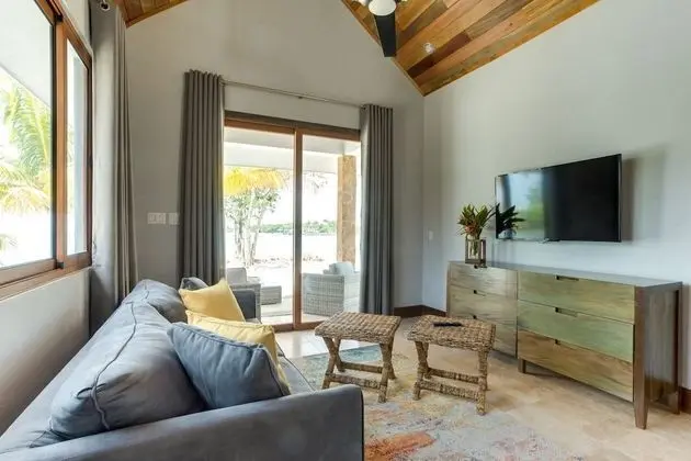 Luxury Suite, Private Pool (Private Island 26 people, 7 bedrooms-7 private bathrooms-1 public bath)
