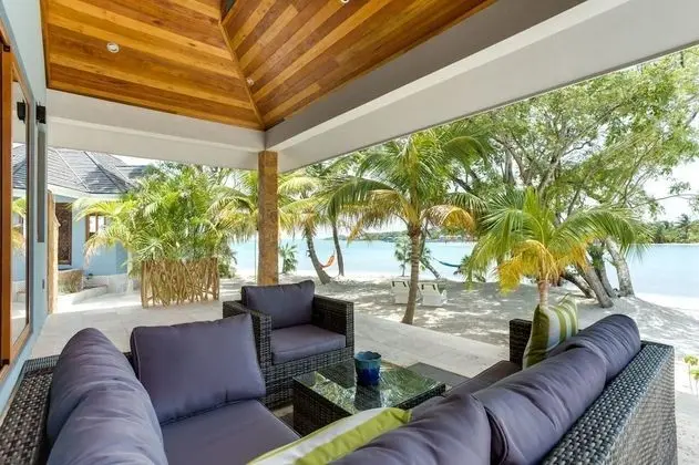 Luxury Suite, Private Pool (Private Island 26 people, 7 bedrooms-7 private bathrooms-1 public bath)