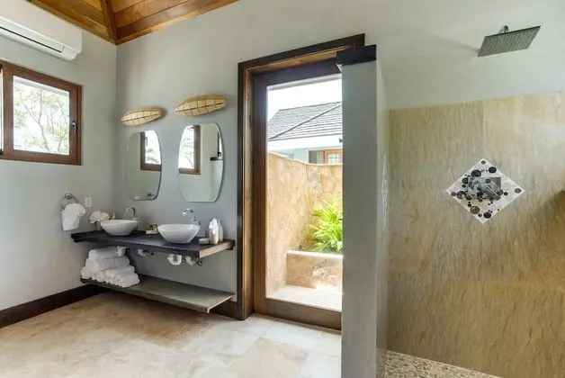 Luxury Suite, Private Pool (Private Island 26 people, 7 bedrooms-7 private bathrooms-1 public bath)