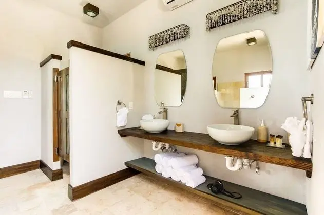 Luxury Suite, Private Pool (Private Island 26 people, 7 bedrooms-7 private bathrooms-1 public bath)