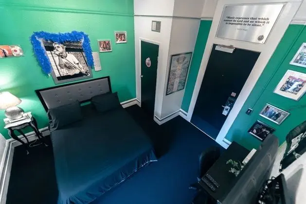 Signature Tek Büyük Yataklı Oda, Ortak Banyo