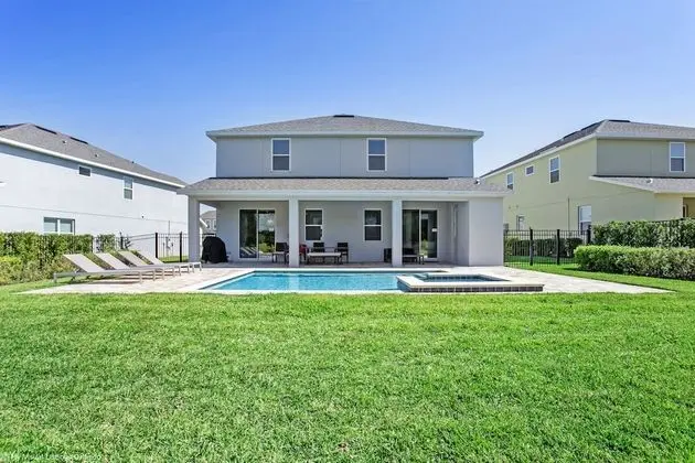 8 Bedroom Vacation Home with Pool (2114)
