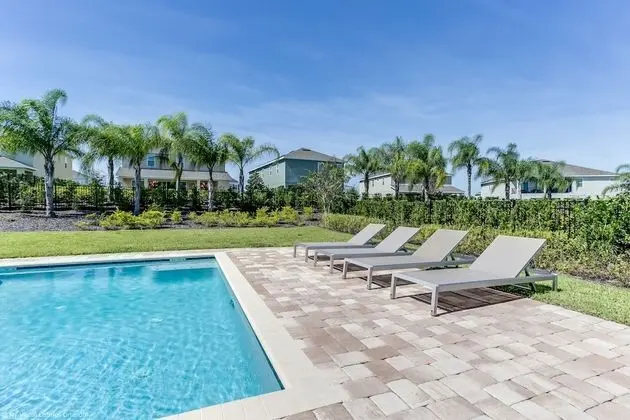8 Bedroom Vacation Home with Pool (2114)