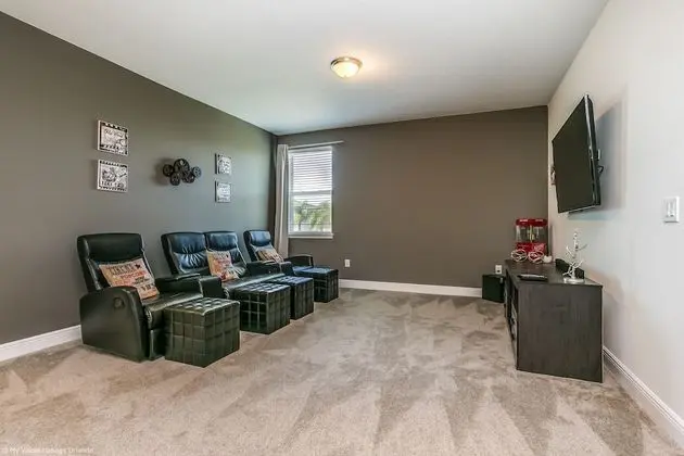 8 Bedroom Vacation Home with Pool (2114)