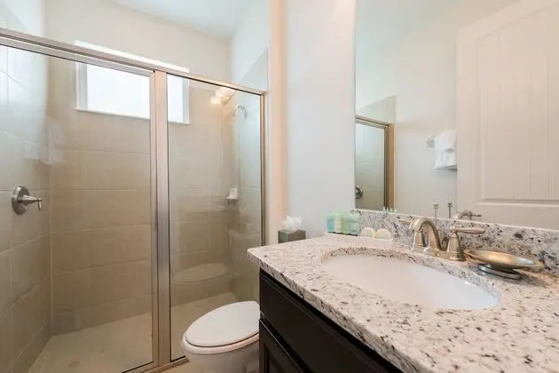 5 Bedroom Home Westside, Private Pool