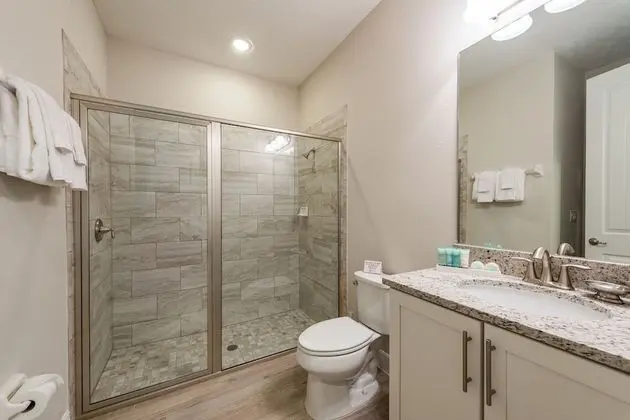 6 Bedroom Home Westside, Private Pool