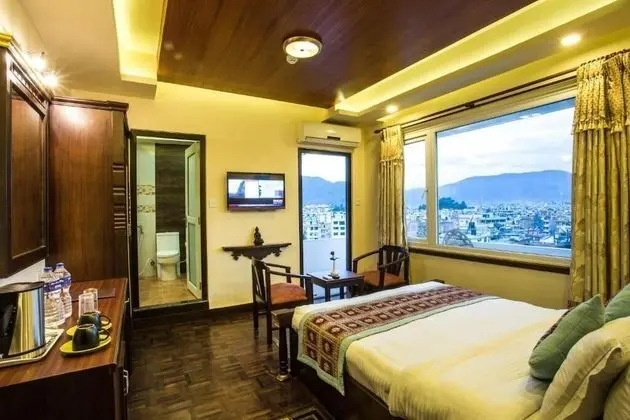 Deluxe Tek Büyük Yataklı Oda