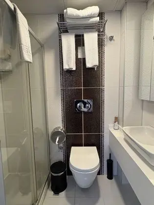 Standard Tek Büyük Yataklı Oda