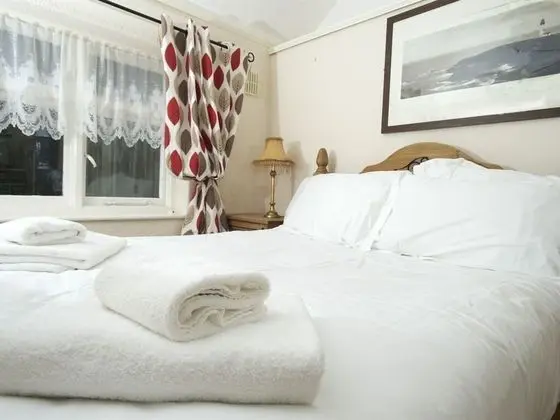 Tek Büyük Yataklı Oda, Banyolu/Duşlu, Liman Manzaralı (Room 1)