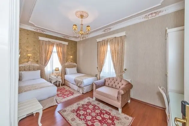 Standard Tek Büyük veya İki Ayrı Yataklı Oda