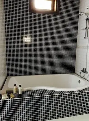 Luxury Süit, 1 En Büyük (King) Boy Yatak, Engellilere Uygun, Bahçe Manzaralı