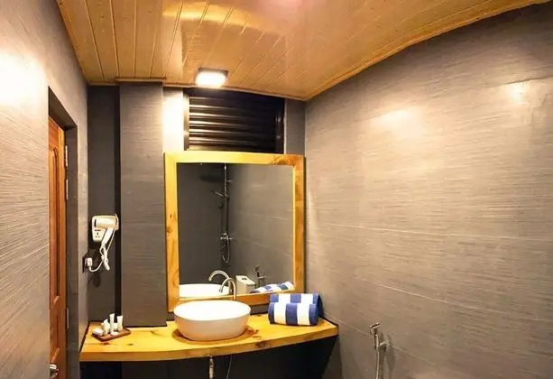 Deluxe Tek Büyük Yataklı Oda, Plaj Manzaralı