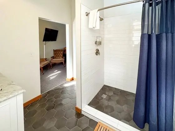 Basic Tek Büyük Yataklı Oda