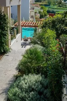 Family Apart Daire, 1 Yatak Odası, Havuz Manzaralı, Avlu