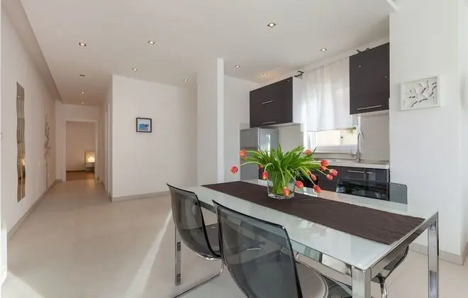 Family Apart Daire, 2 Yatak Odası, Teras, Havuz Manzaralı