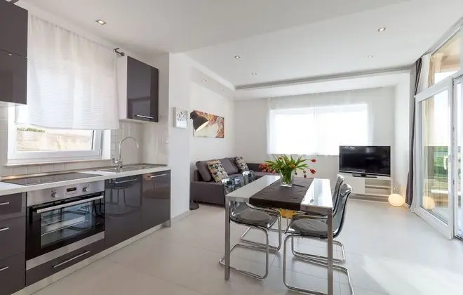 Family Apart Daire, 2 Yatak Odası, Teras, Havuz Manzaralı