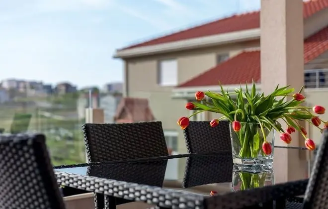 Family Apart Daire, 2 Yatak Odası, Teras, Havuz Manzaralı