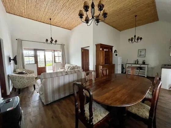 Standard Kır Evi, 3 Yatak Odası, Üzüm Asması Manzaralı