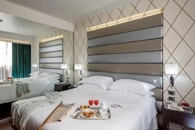 Superior Tek Büyük veya İki Ayrı Yataklı Oda