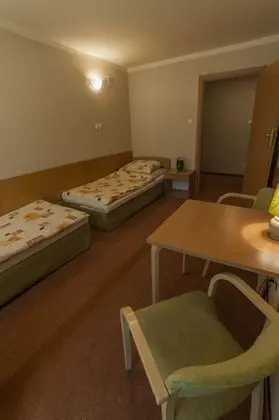 Basic Tek Büyük Yataklı Oda