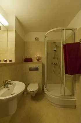Basic Tek Büyük Yataklı Oda