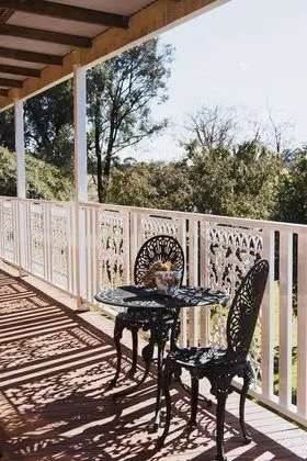 Luxury Oda (King Suite with Lounge)