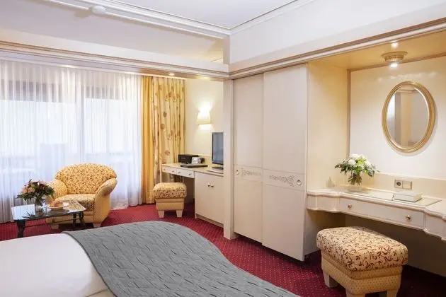 Deluxe Tek Büyük Yataklı Oda