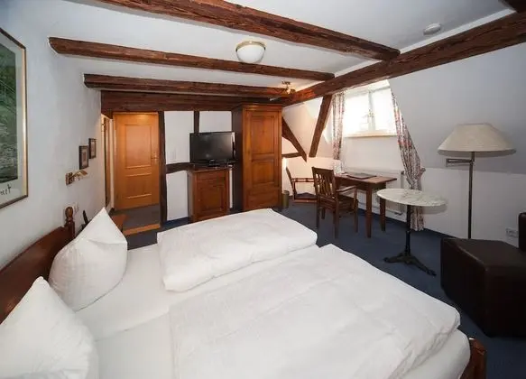 Tek Büyük Yataklı Oda