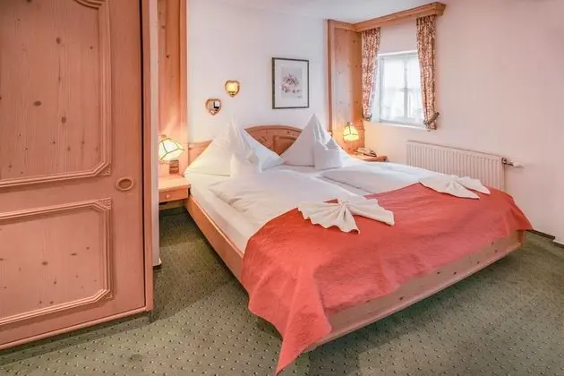 Classic Tek Büyük Yataklı Oda