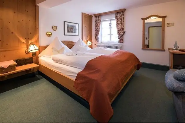 Classic Tek Büyük Yataklı Oda