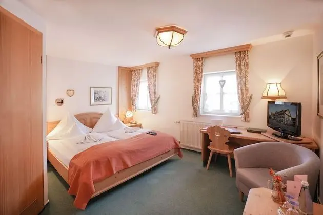 Classic Tek Büyük Yataklı Oda