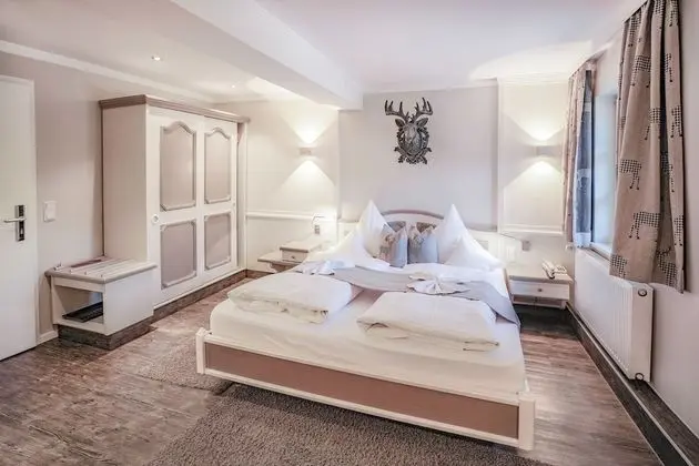 Classic Tek Büyük Yataklı Oda