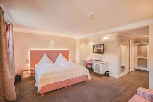 Comfort Tek Büyük Yataklı Oda