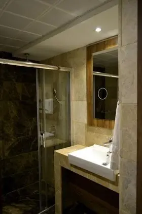 Çift Kişilik, Şehir Manzaralı