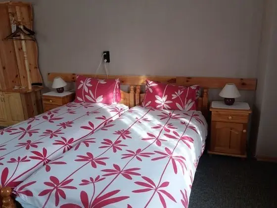 Classic Tek Büyük veya İki Ayrı Yataklı Oda