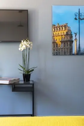 Comfort Tek Büyük veya İki Ayrı Yataklı Oda