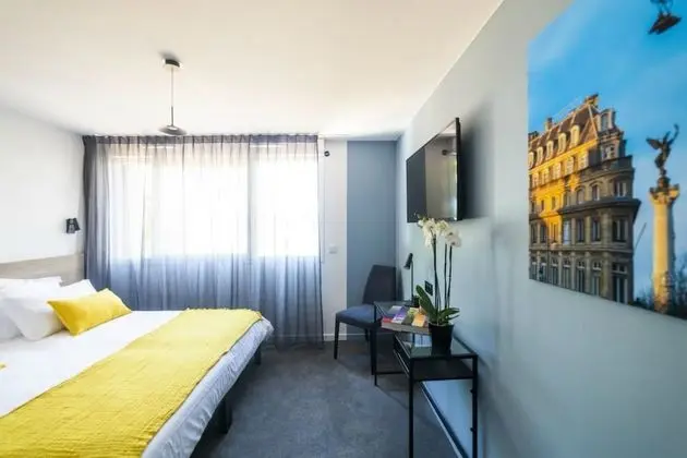 Comfort Tek Büyük veya İki Ayrı Yataklı Oda